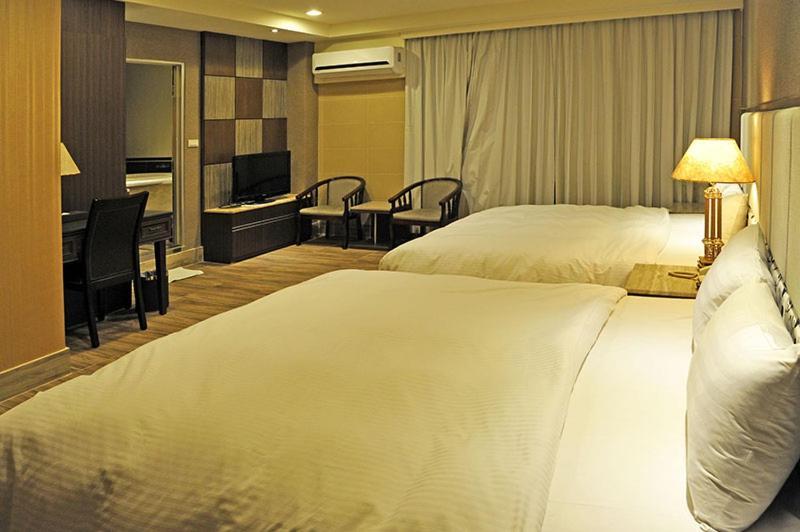 Maple Hotel Tainan Zewnętrze zdjęcie