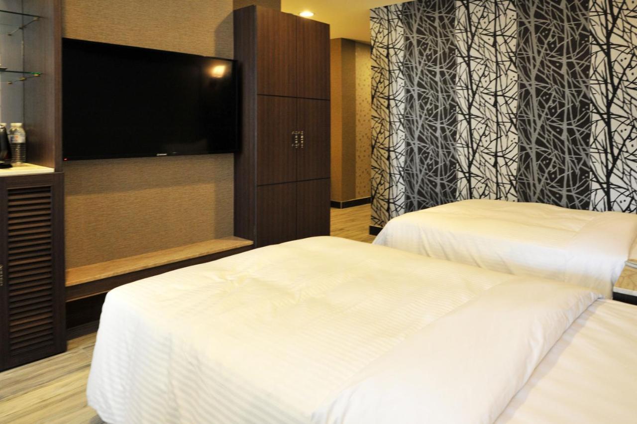 Maple Hotel Tainan Zewnętrze zdjęcie