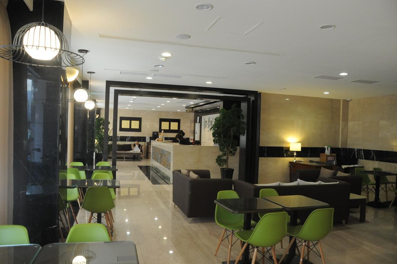 Maple Hotel Tainan Zewnętrze zdjęcie