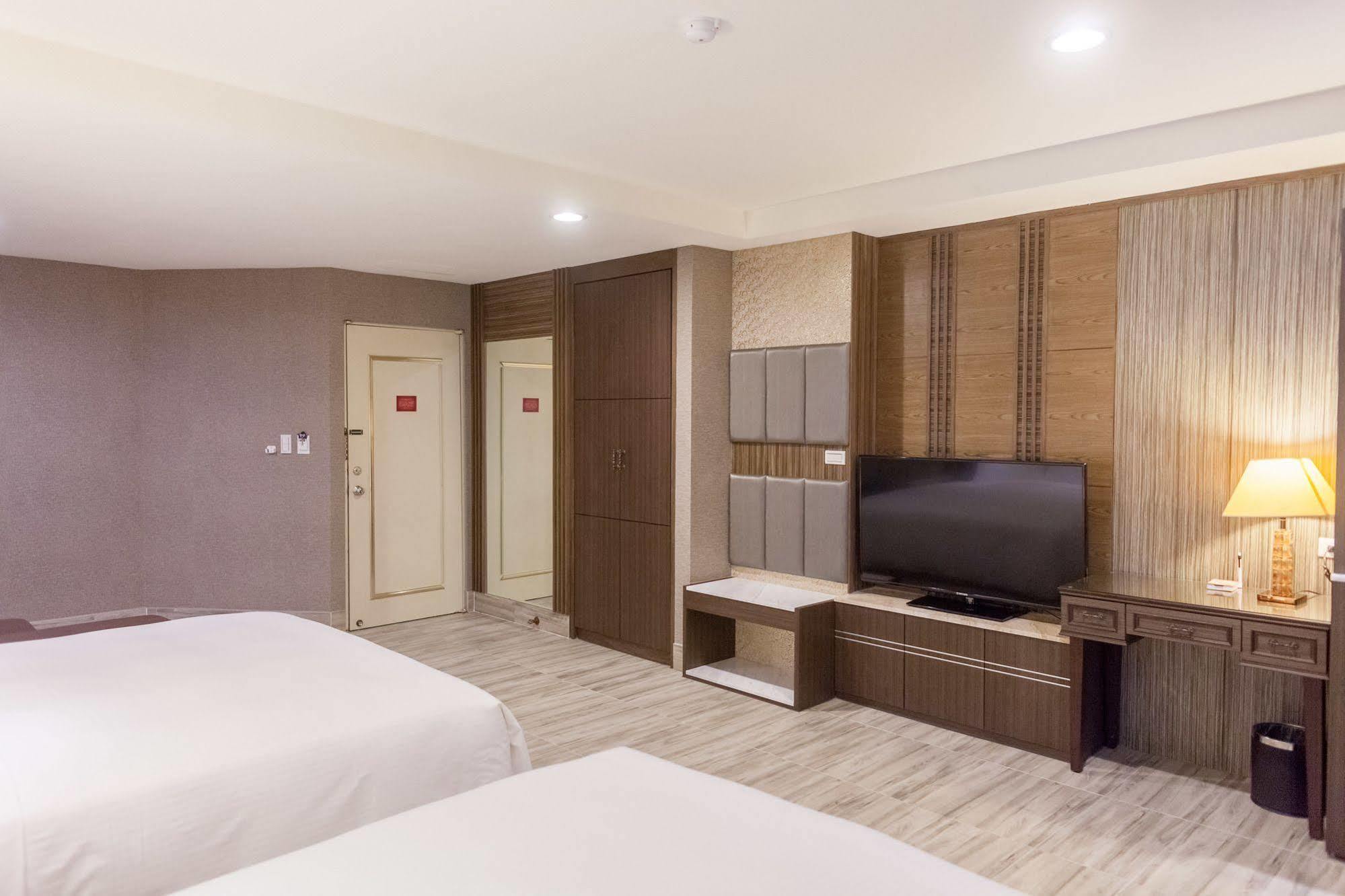 Maple Hotel Tainan Zewnętrze zdjęcie